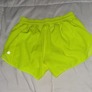 Electric Lemon Lululemon Hotty Hot shorts!